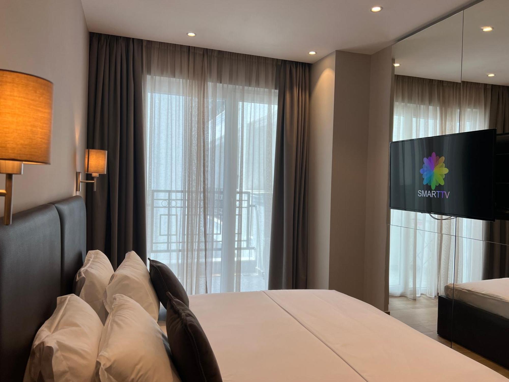 Coastline Luxury Apart Hotel Golem  Luaran gambar