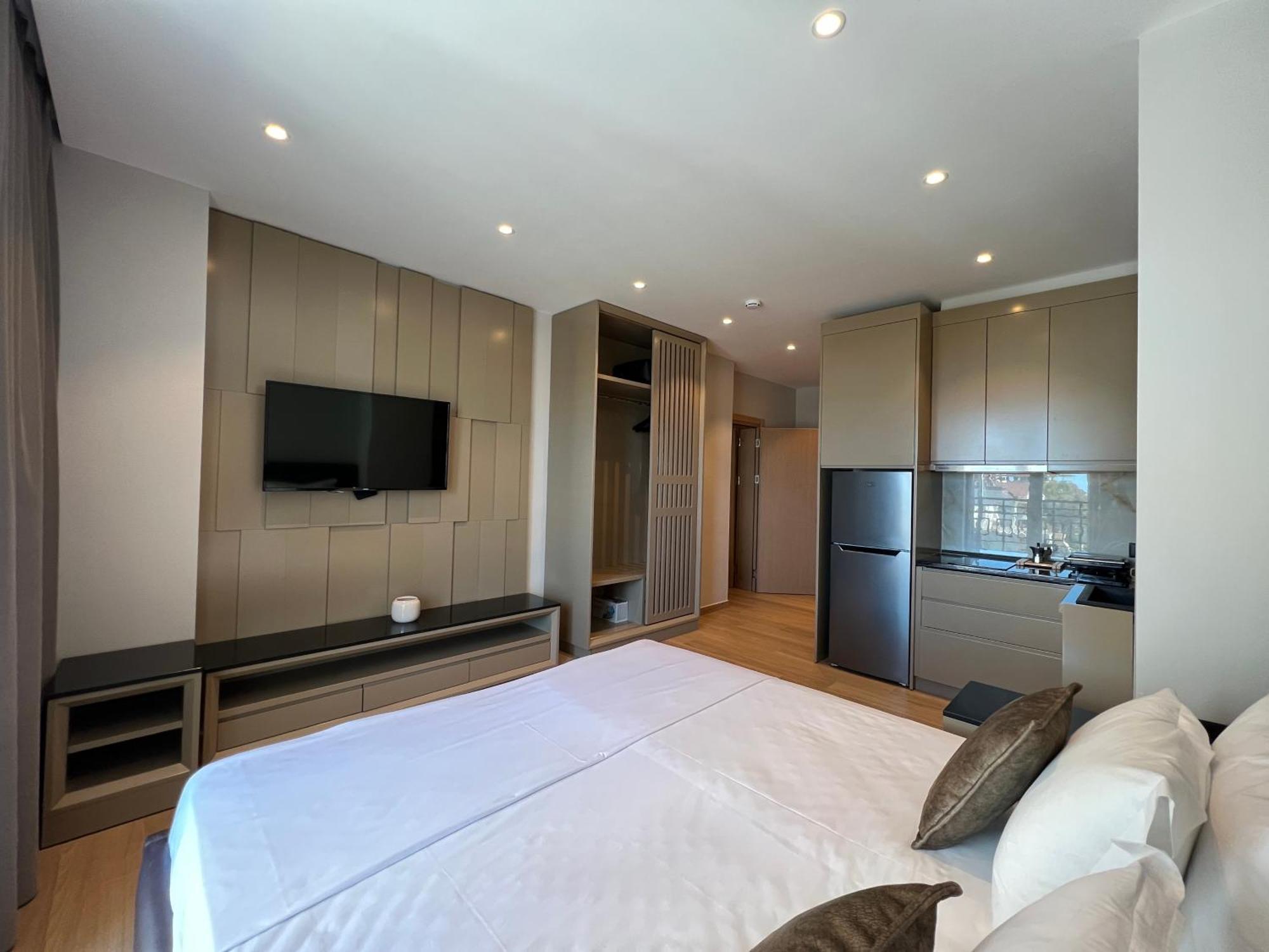 Coastline Luxury Apart Hotel Golem  Luaran gambar