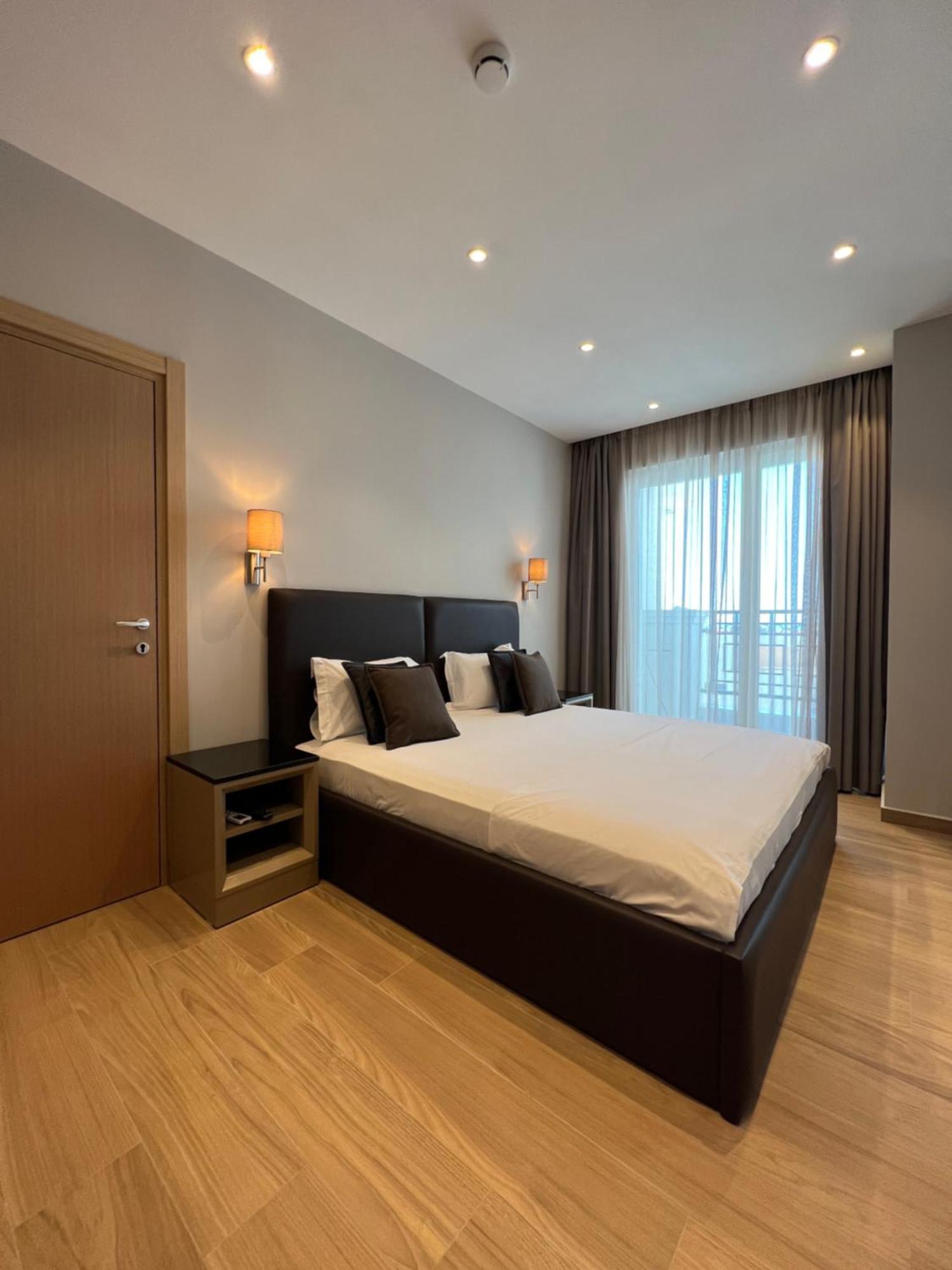 Coastline Luxury Apart Hotel Golem  Luaran gambar