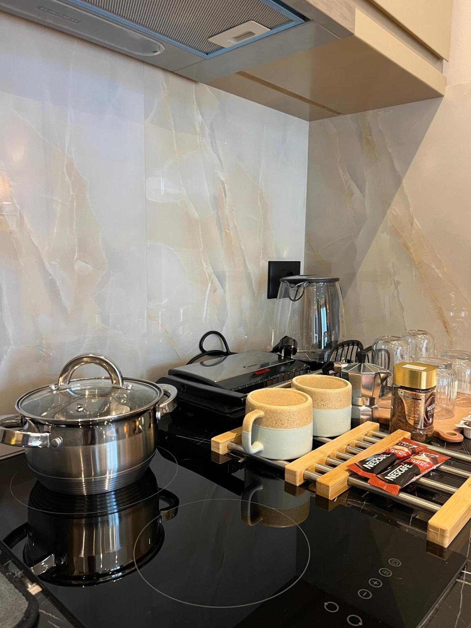 Coastline Luxury Apart Hotel Golem  Luaran gambar
