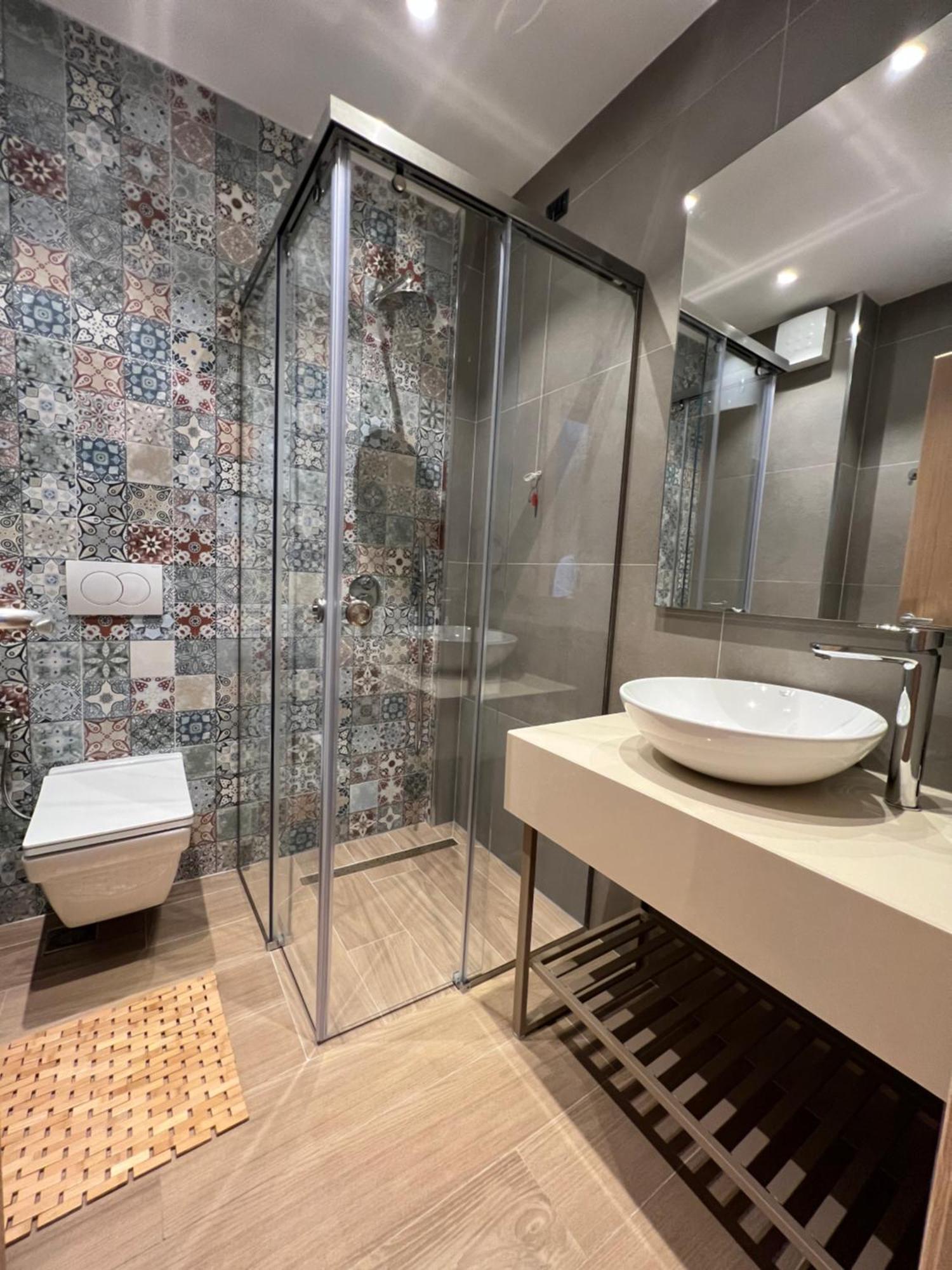Coastline Luxury Apart Hotel Golem  Luaran gambar