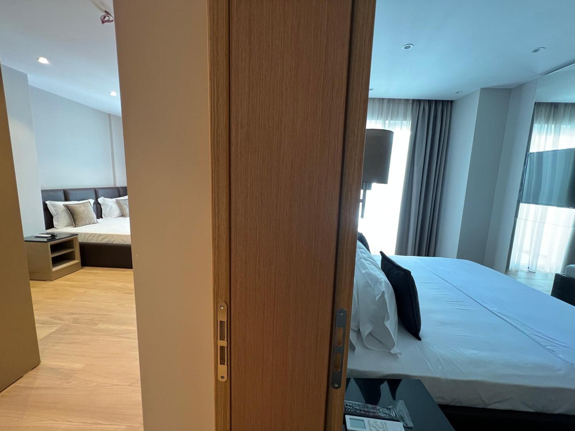 Coastline Luxury Apart Hotel Golem  Luaran gambar